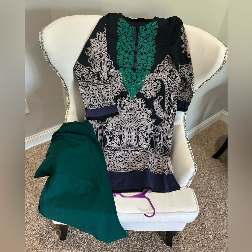 Elegant Black and Green Paisley Kurta
